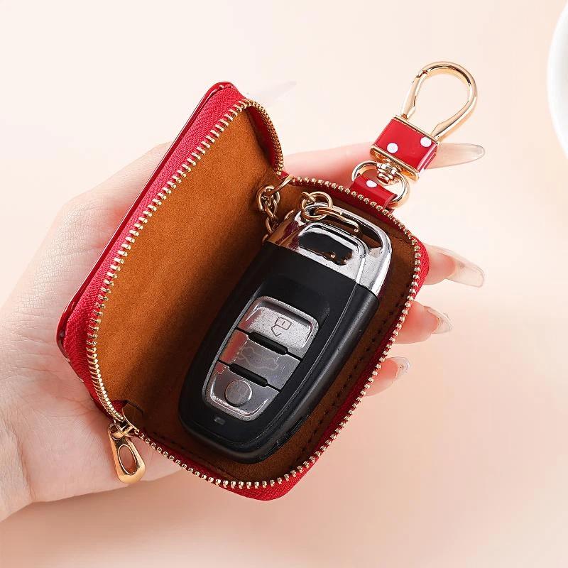 水玉模様の光沢のあるパテントレザーキーポーチゴールデンジッパ - Men Accessories In Store のレビューと価格
